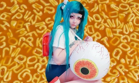 songless nude model img