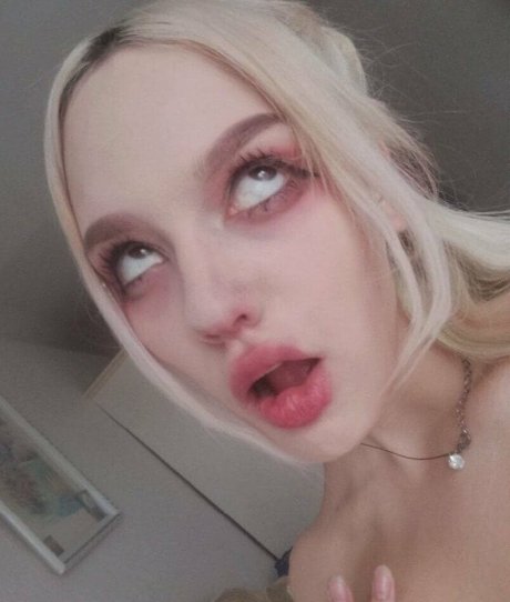 milena pretty pornstar nude pictures