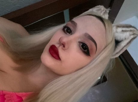 milena pretty art actress pic