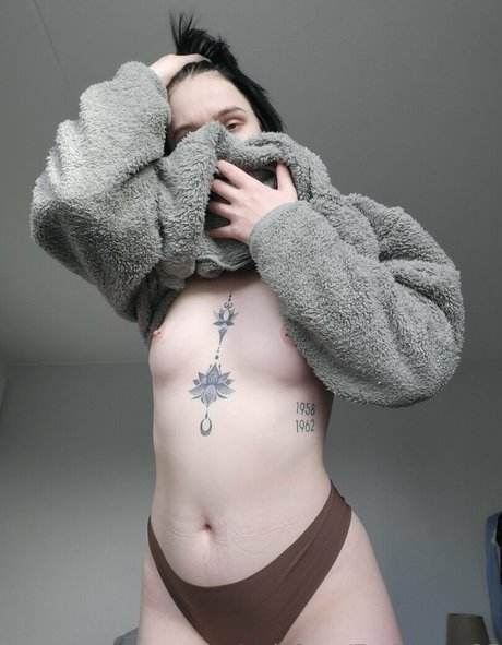 embunnyof pornographic model photos