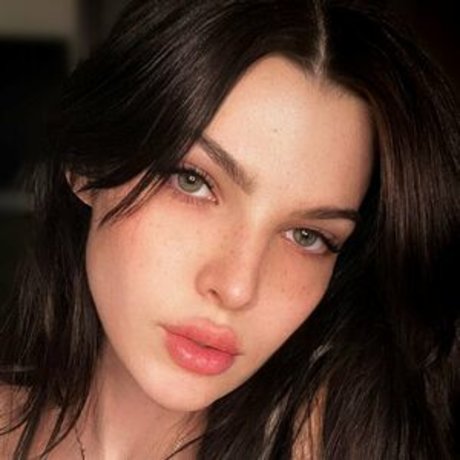 Lexi Darkk pretty model img