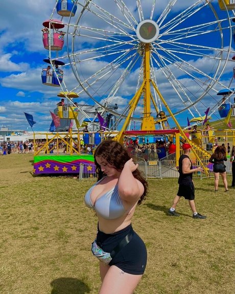 brown eyes kitty onlyfans free pictures