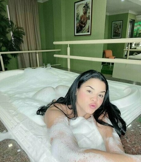 chatting onlyfans naked pictures