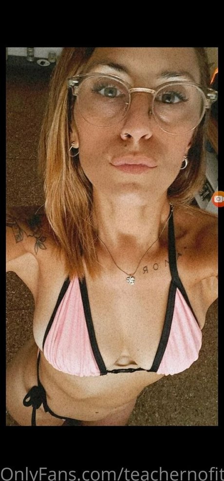 teachernofit model top images