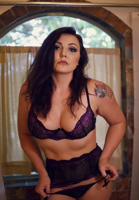 milf pregnant onlyfans hd image