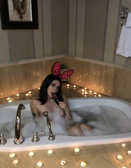 megariley model pretty pics