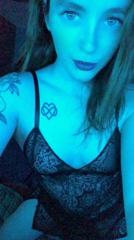 miniloupxxx star erotic images