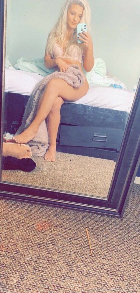 Scarlette James xxx actress image