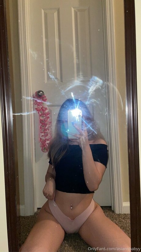 asiannbabyy star hot pictures