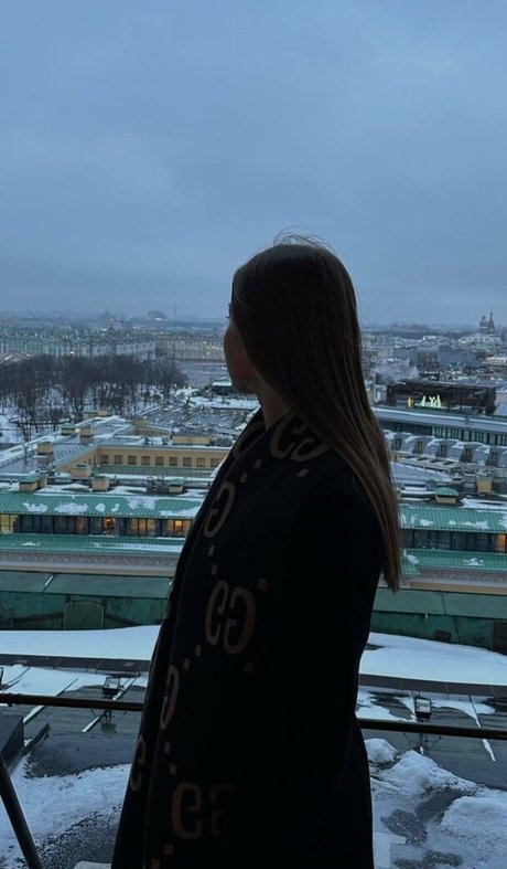 ImSarahisizzu star erotic image