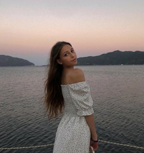 ImSarahisizzu model best gallery