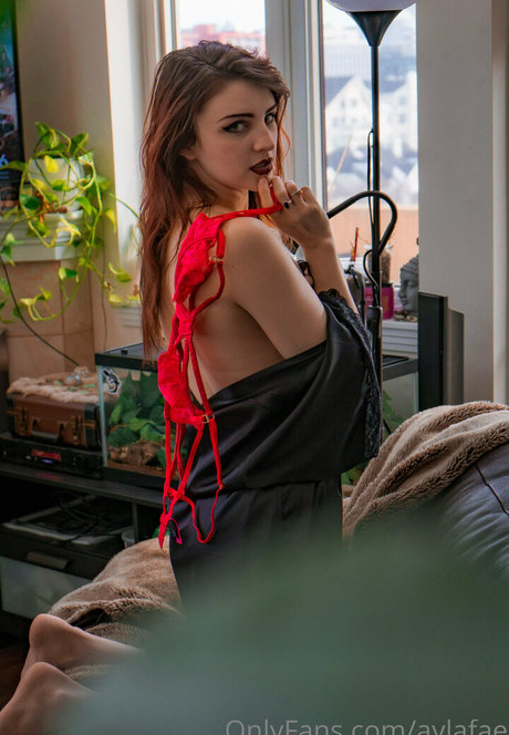 aylafae high quality model image