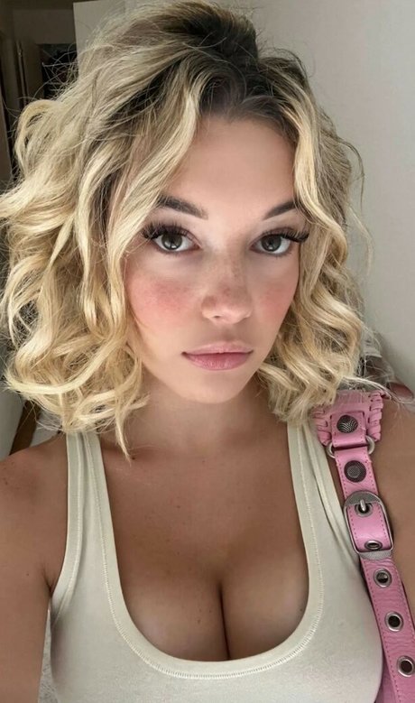 Sarah Snyder pornstar naked pic