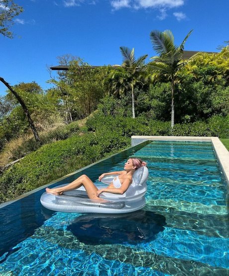 Sarah Snyder pornstar erotic gallery