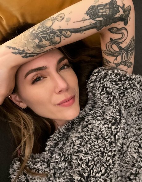 small onlyfans sexy nude photo