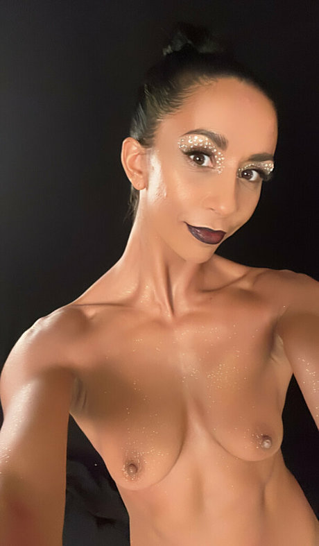 Laetitia Bouffard Roupe star hd photo