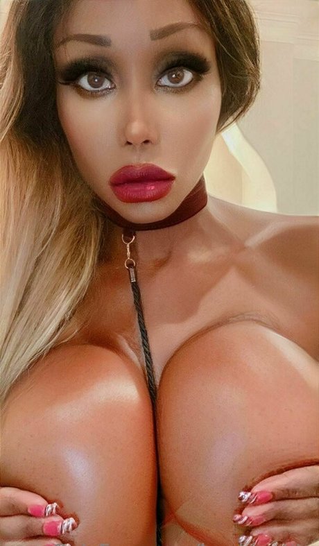 Busty Barbie model nudes archive