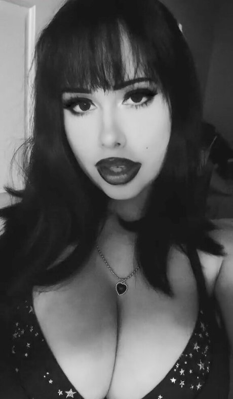 mariana labruja exclusive star picture