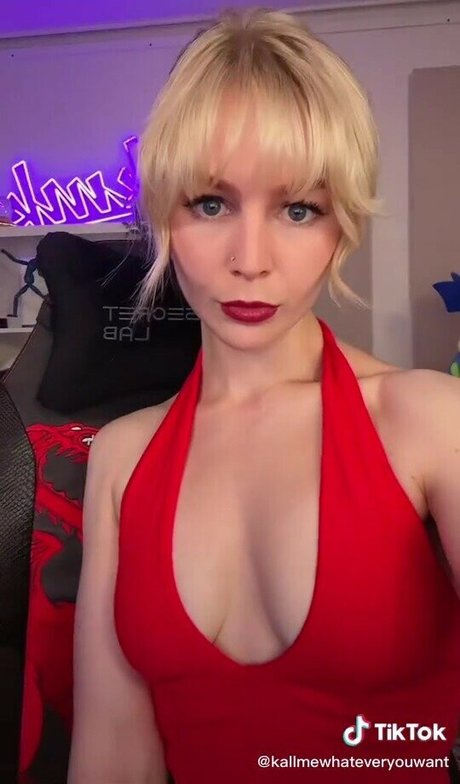 KallMeKris xxx star gallery