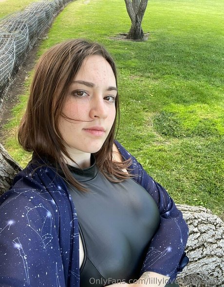 lillylovespenisland pornstar sex pic
