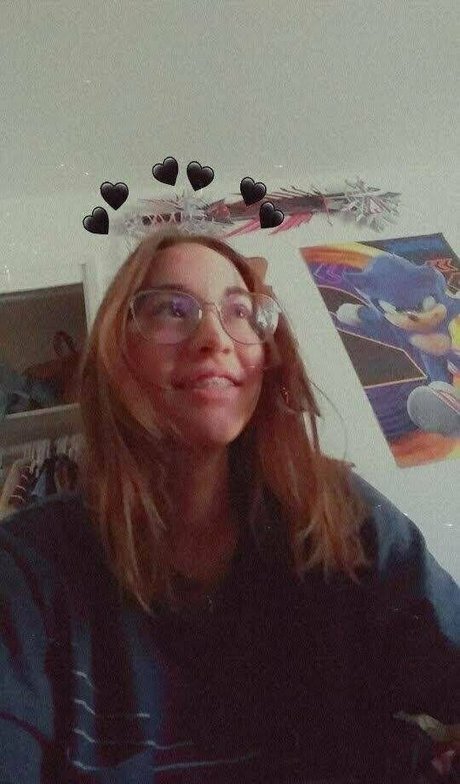 lillylovespenisland pretty pornstar photo