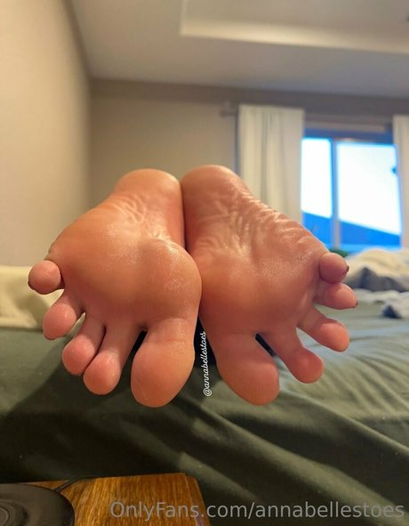annabellestoes model xxx photos