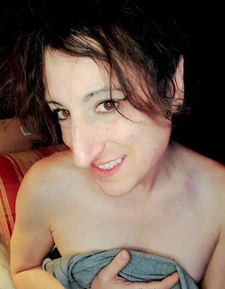 eating onlyfans beautiful porn pic