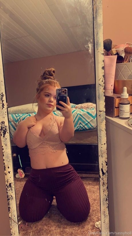 Sassy Holly pornstar nudes galleries