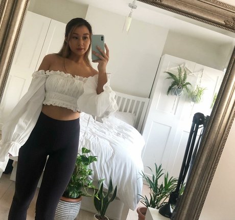 Karagii art actress picture