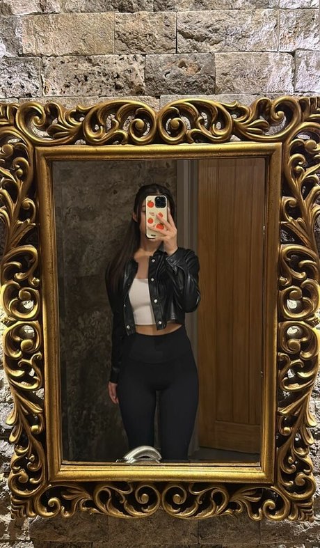 Karagii top actress photo