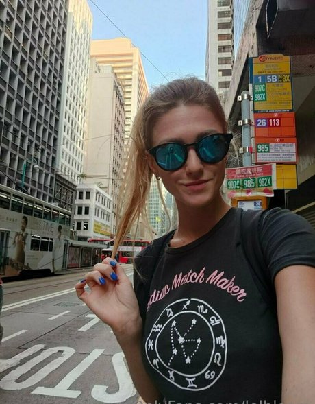 lelbloom art pornstar picture