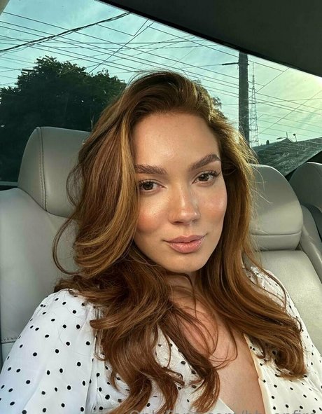 skinny brunette onlyfans best pictures