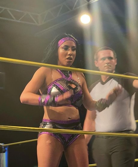 Leila Grey naked star gallery