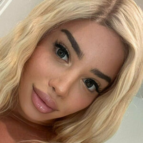 theonlyanaconda beautiful actress img