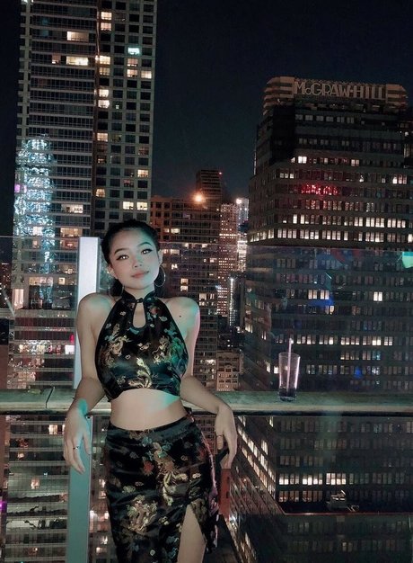 eating onlyfans beautiful porn img