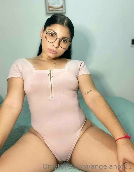 angelahot21 star nudes image