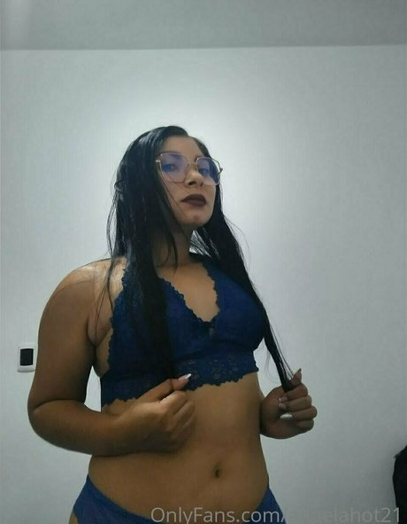 angelahot21 exclusive star img