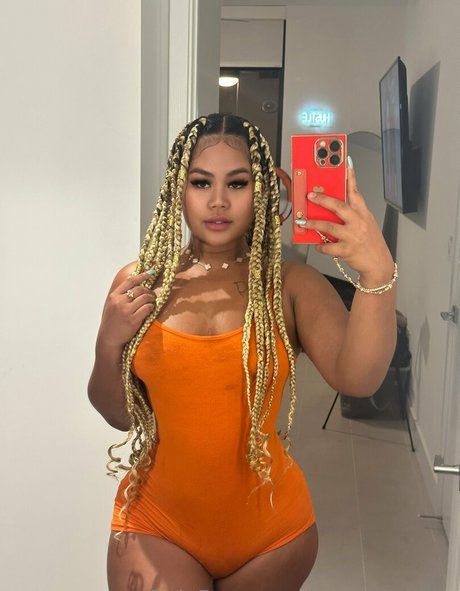 Tonti Thampitak model hd gallery