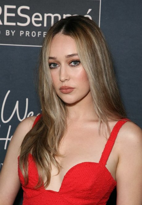 Alycia Debnam Carey hot pornstar images