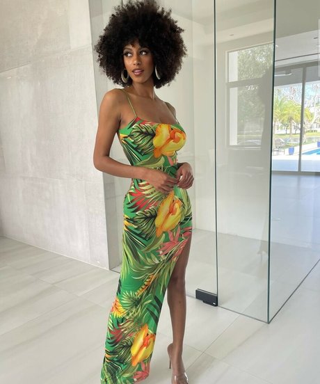 Briana Smith top star photo