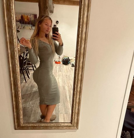 lesbian massage onlyfans art naked pics