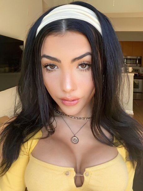 Andrea Botez Ai Porn erotic actress pics