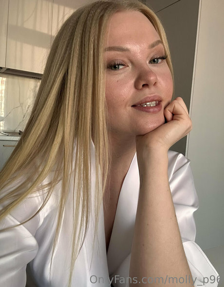 molly p96 model pornographic images