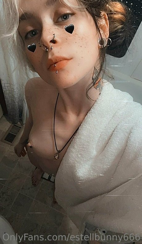 eating onlyfans hd images