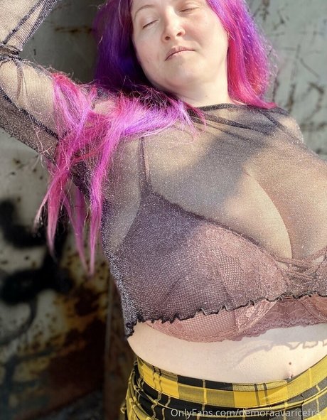 busty mom onlyfans erotic pics