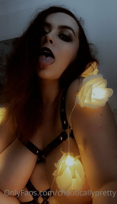 chaoticallypretty pornographic actress image