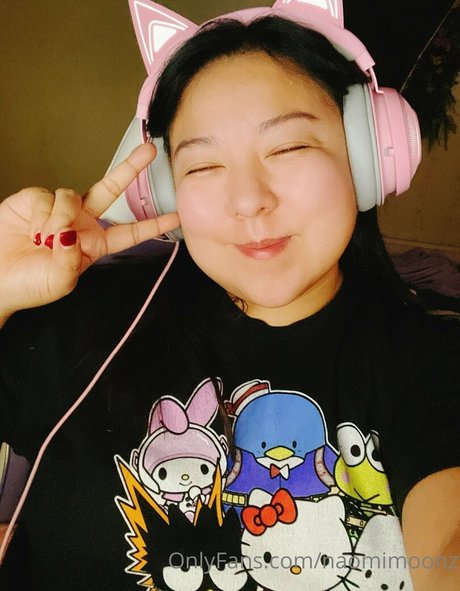 naomimoonz sexy pornstar pictures