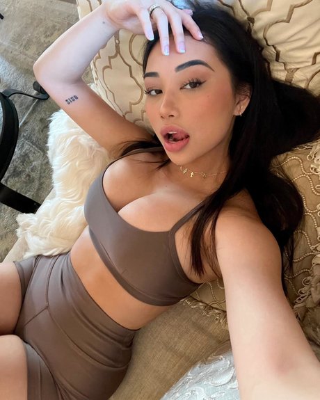 Ellerie Marie pornographic model images