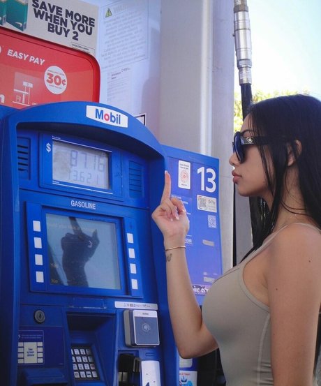 Ellerie Marie sexy model photos