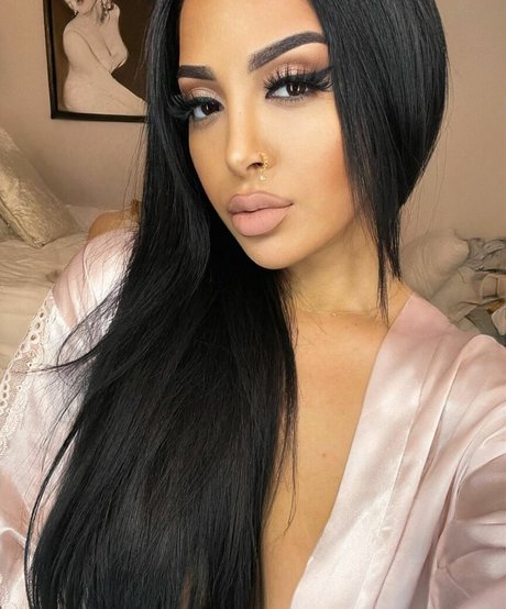 Purrrsian p naked pornstar photo